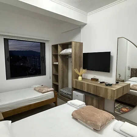 Lola's * Gjirokastër