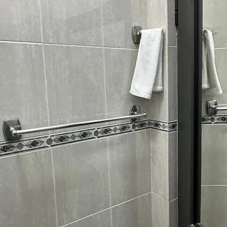 מלון Lola's Gjirokastër