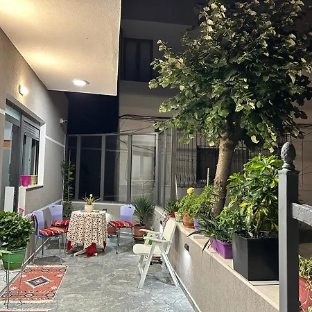 Lola's 酒店 Gjirokastër