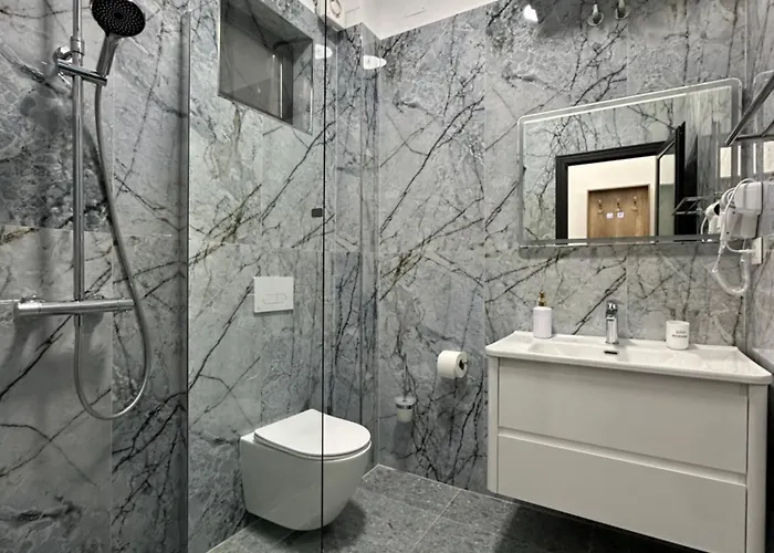 Lola's * Gjirokastër